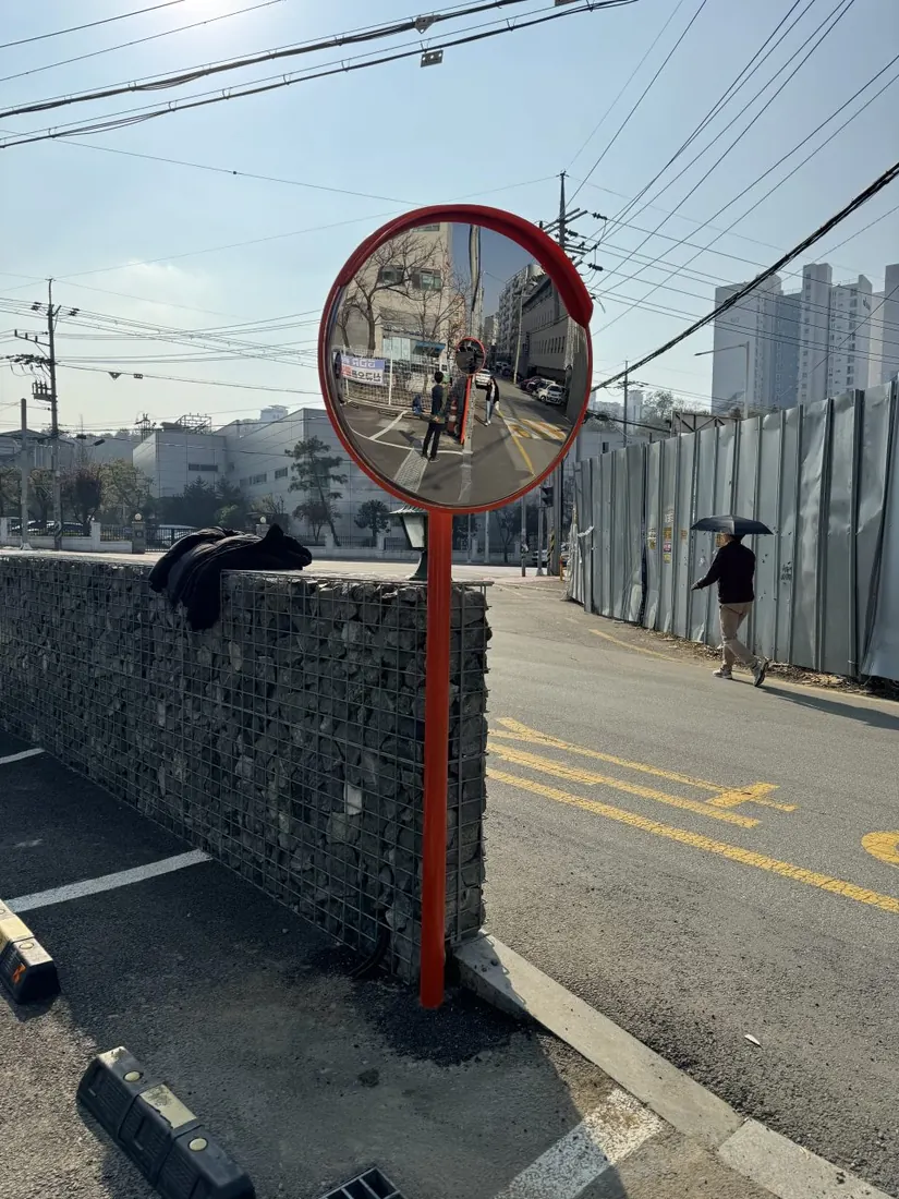 시흥 도로볼록거울 — 시공 현장
